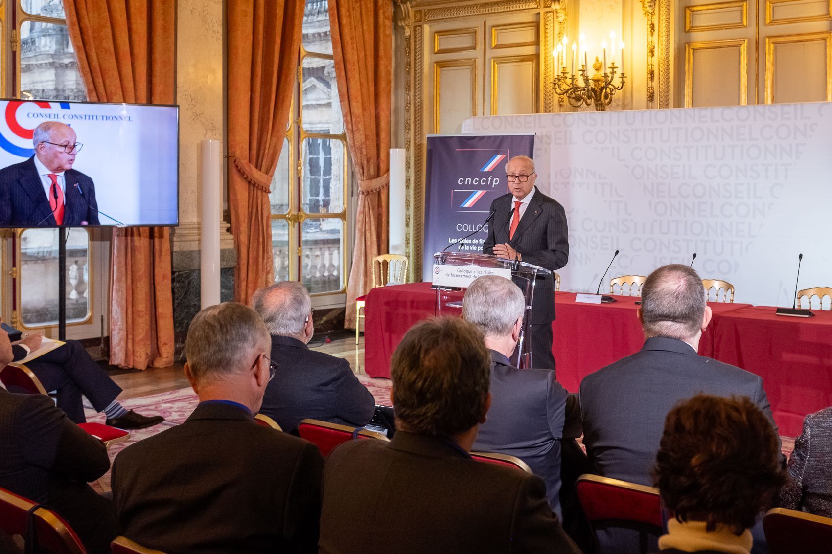 Le président Laurent Fabius lors du colloque