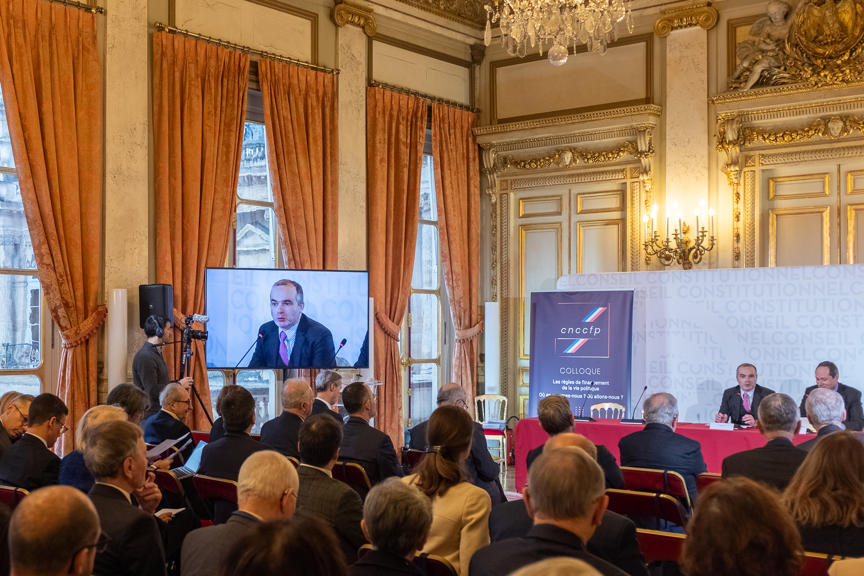 Le président Laurent Fabius lors du colloque